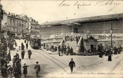 Ak Angoulême Charente, Place des Halles Centrales