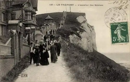 Ak Le Tréport Seine Maritime, L'escalier des falaises