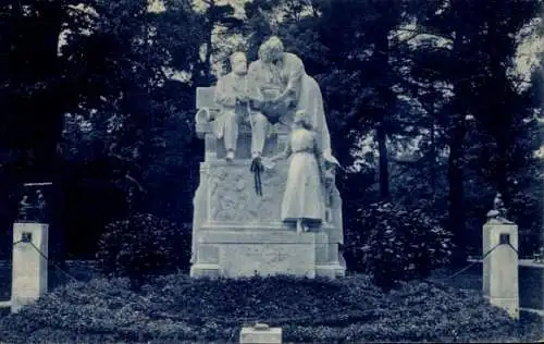 Ak Madrid Spanien, Retiro-Park, Campoamor-Statue, Lorenz Collant Valera