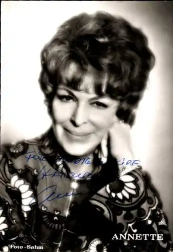 Ak Fernsehmoderatorin Annette von Aretin, Portrait, Autogramm