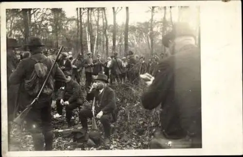 Foto Ak Schwetzingen in Baden, Jagdgesellschaft, Männer, ca. 1910