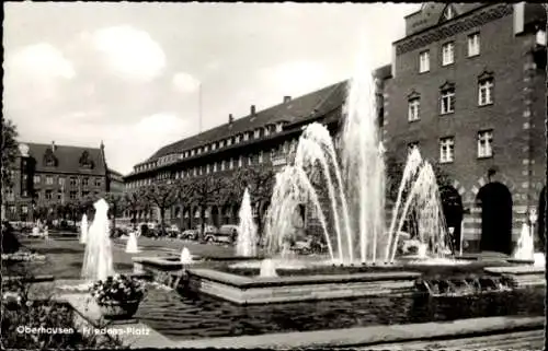 Ak Oberhausen im Ruhrgebiet, Friedens-Platz, Wasserspiel