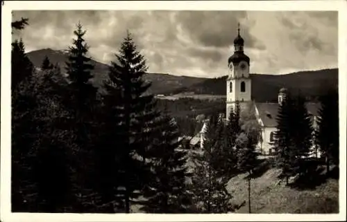 Ak Bayerisch Eisenstein, Kirche mit Arber