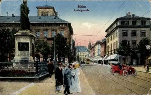 Ak Mainz am Rhein, Ludwigstraße, Statue, Auto, Straßenbahn