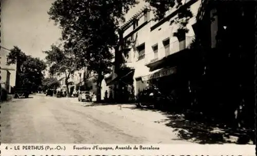 Ak Le Perthus Pyrénées Orientales, Spanische Grenze, Avenida de Barcelona