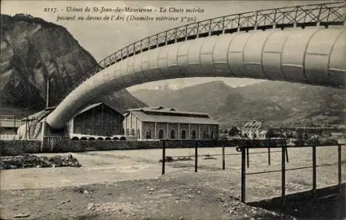 Ak Saint Jean de Maurienne Savoie, la Chute motrice passant au-dessus de l'Arc