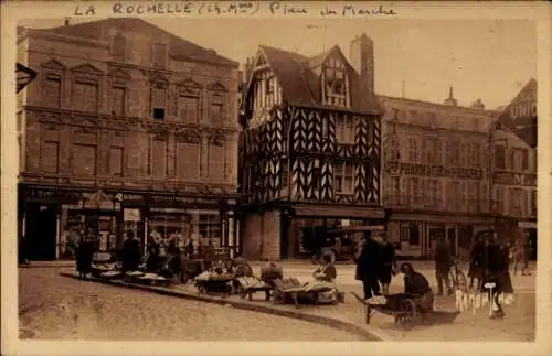 Ak La Rochelle Charente Maritime, Marktplatz