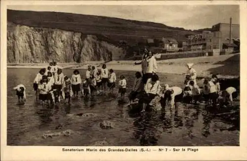 Ak Grandes Dalles Seine Maritime, Sanatorium Marin, Strand, Gruppe im Wasser