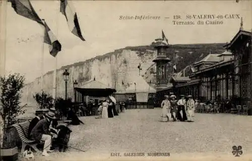 Ak Saint Valery en Caux Seine Maritime, Terrasse du Casino, Flaggen