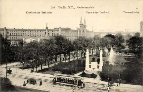 Ak Berlin Kreuzberg, Krankenhaus Bethanien, Mariannenplatz, Feuerwehr-Denkmal, Thomaskirche