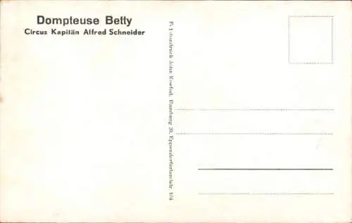 Ak Dompteuse Betty mit zwei dressierten Braunbären, Zirkus Kapitän Alfred Schneider