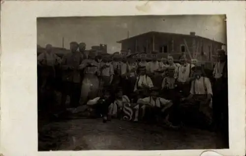 Foto Ak Deutsche Soldaten in Uniformen, Gruppenaufnahme, I WK