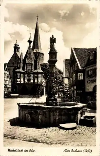 Ak Michelstadt im Odenwald, Altes Rathaus, 1482, Brunnen