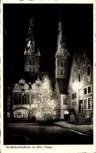Ak Lemgo Westfalen, Beleuchteter Weihnachtsbaum vor dem Rathaus
