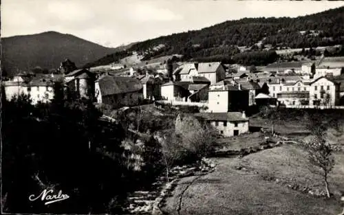 Ak Formicuieres Pyrénées Orientales, Gesamtansicht, Sommer- und Winterresort