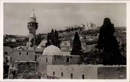 Ak Nazareth Israel, Teilansicht der Stadt, Blick hoch zum Berg