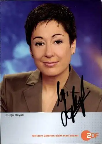 Ak Moderatorin Dunja Hayali, Portrait, Autogramm