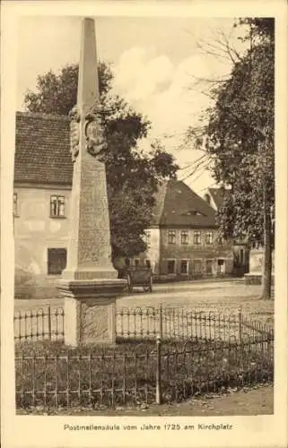 Ak Frankenberg an der Zschopau Sachsen, Postmeilensäule vom Jahre 1725 am Kirchplatz