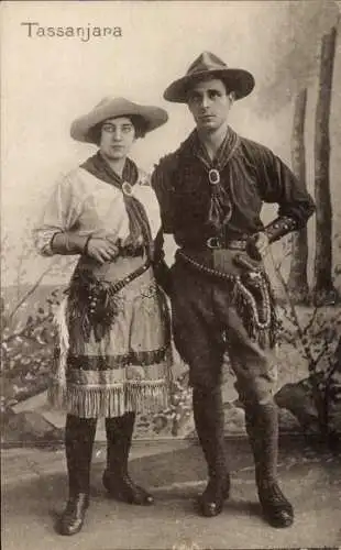 Ak Tassanjara, Cowboy mit Frau