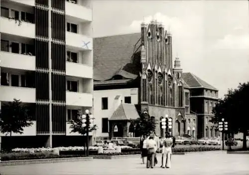 Ak Frankfurt an der Oder, Rathaus, Passanten, Kirche