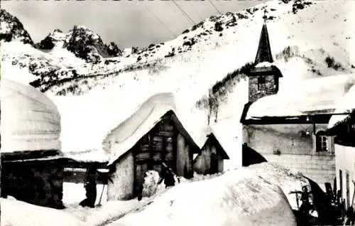 Ak Chamonix Mont Blanc Haute Savoie, Village du Tour, Aiguilles Rouges