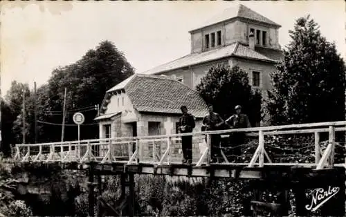 Ak Bourg Madame Pyrénées Orientales, Le Pont International