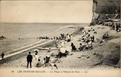 Ak Petites Dalles Seine Maritime, La Plage a l'Heure du Bain