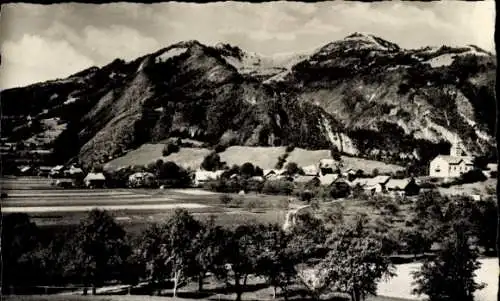 Ak La Tour Haute Savoie, Le Chef-Lieu