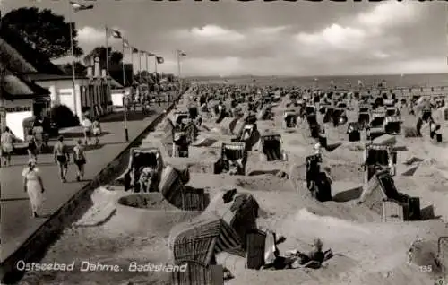 Ak Ostseebad Dahme in Holstein, Badestrand, Strandkörbe