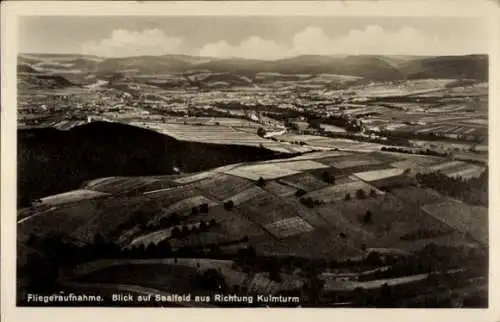 Ak Kulm Saalfeld an der Saale Thüringen, Fliegeraufnahme vom Ort mit Umgebung