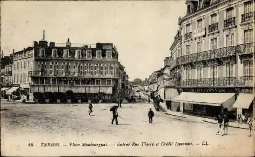 Ak Tarbes Hautes Pyrénées, Place Maubourguet, Entree Rue Thiers, Credit Lyonnais