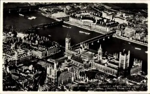 Ak London City, Houses of Parliament, Westminster Abbey, County Hall, Fliegeraufnahme des Zentrums