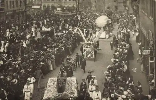 Foto Ak Zwickau, Margaretentag 1911, Festzug, Umzug der Ingenieurschulen, Zuschauer