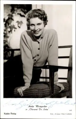Ak Schauspielerin Antje Weisgerber in Oberarzt Dr. Solm, Portrait, Autogramm