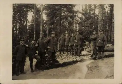 Foto Ak Deutsche Soldaten in Uniformen im Winter