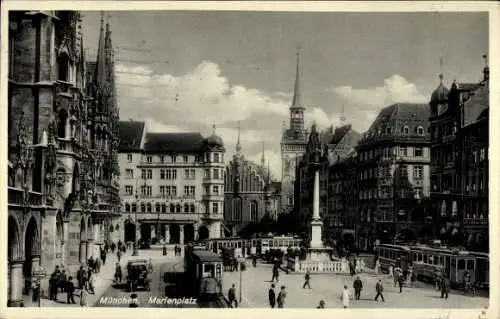 Ak München, Marienplatz, Kirchturm, Denkmal, Straßenbahnen