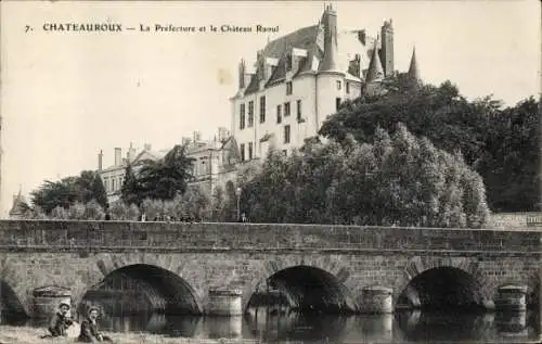 Ak Châteauroux Indre, Prefecture, Chateau Raoul, Brücke