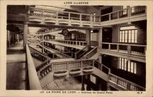 Ak Lyon Rhône, Die Lyoner Messe, Innenraum des Grand Palais