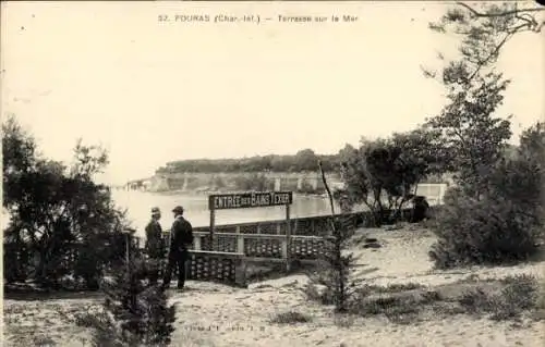 Ak Fouras Charente Maritime, Terrasse sur la Mer