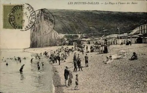 Ak Petites Dalles Seine Maritime, La Plage a l'heure des Bains