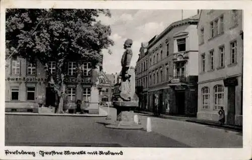 Ak Perleberg in der Prignitz, Großer Markt mit Roland, Löwenapotheke E. Crusius, Zahnpraxis