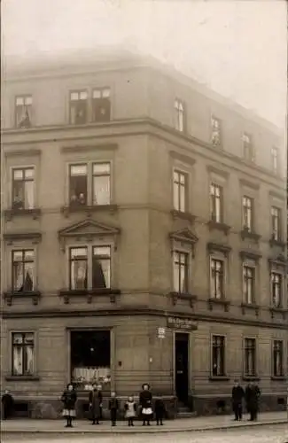 Foto Ak Zwickau in Sachsen, Eckgebäude, Wohnhaus, Anwohner, Milch-Butter-Handlung Karl Schäfer