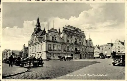 Ak Güstrow in Mecklenburg, Markt mit Rathaus, Pferdekutsche