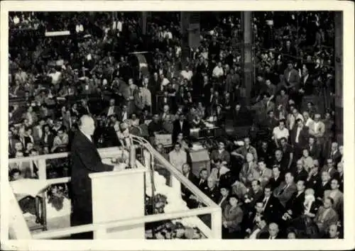 Ak Bundeskanzler Adenauer spricht vor Arbeitern der Berliner Siemens-Werke 1953