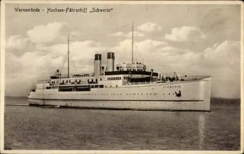 Ak Warnemünde, Hochseefährschiff Schwerin