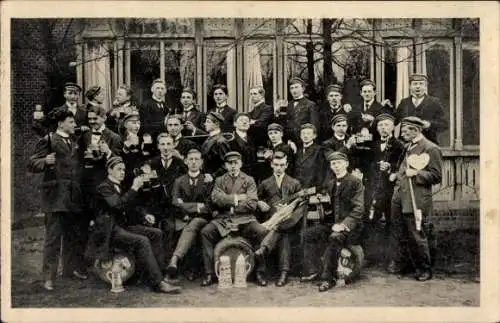 Studentika Foto Ak Aurich in Ostfriesland, Studentengruppe mit Bierkrügen