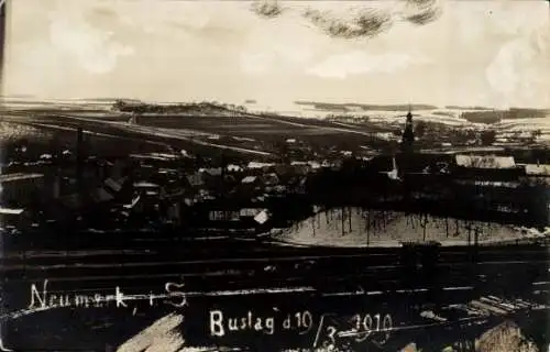 Foto Ak Neumark in Sachsen, Panorama, Bustag 19.3.1919