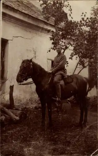 Foto Ak Deutscher Soldat in Uniform, Portrait, Pferd, I WK