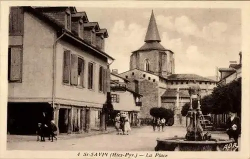 Ak Saint Savin Hautes-Pyrénées, La Place