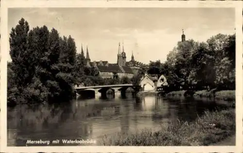 Ak Merseburg an der Saale, Waterloobrücke, Saale, Türme